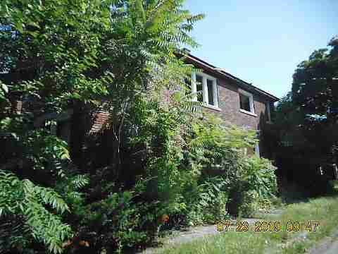 4400 St Clair (5)_m.jpg